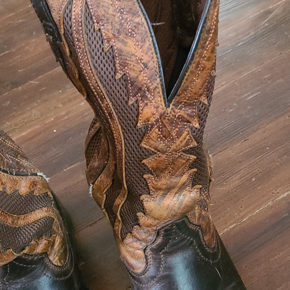 Boota - Picture 2 of 4